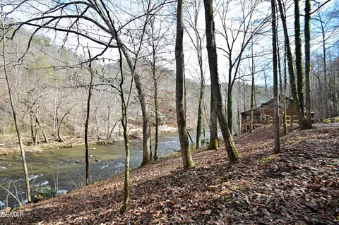 17 Twin Pines Way, Sevierville, TN 37876