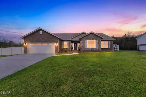 1865 River Vista Cir, Sevierville, TN 37876