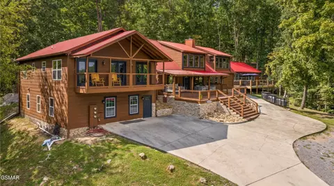 2209 Henderson Springs Rd, Pigeon Forge, TN 37863