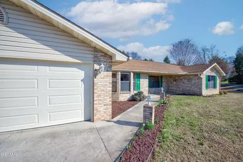 2929 Oak Top Ct, Kodak, TN 37764