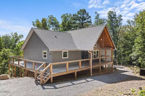 5042 Settlers View Ln, Sevierville, TN 37862