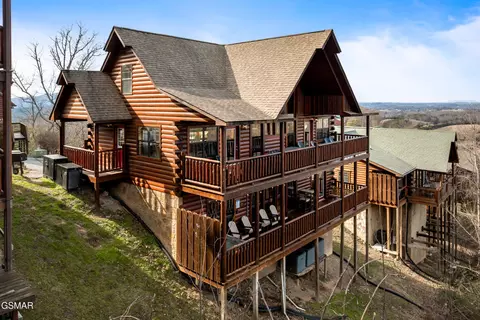 1549 Bears Den Way, Sevierville, TN 37862