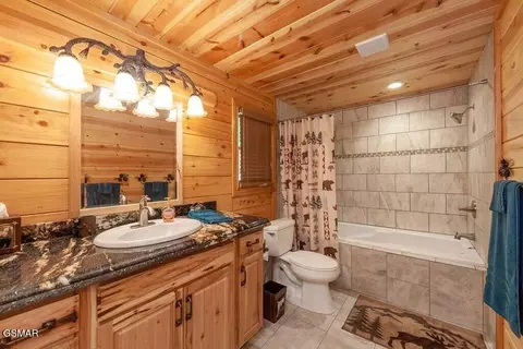 4707 Nottingham Heights Way, Pigeon Forge, TN 37863