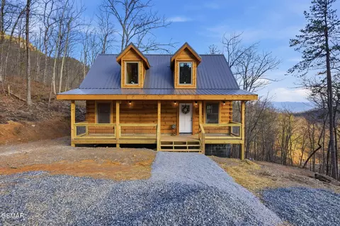 954 Glasgow St, Sevierville, TN 37876