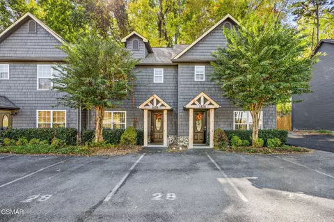 1428 William Holt Blvd, Sevierville, TN 37862