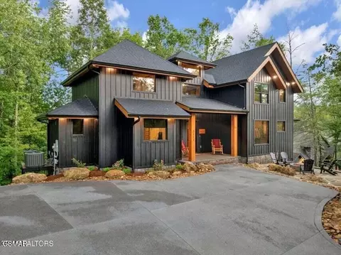2111 Double Oaks Way, Sevierville, TN 37862