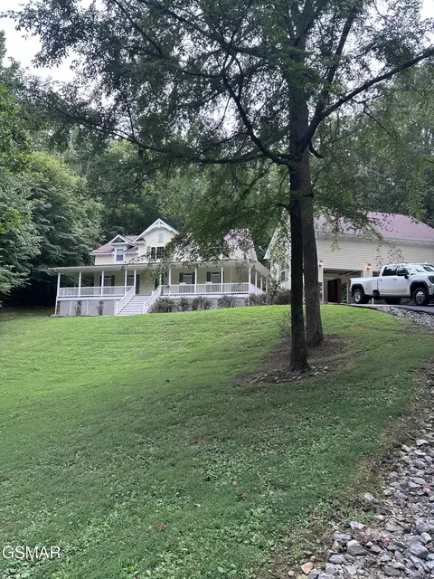 1058 Clearview Dr, Newport, TN 37821