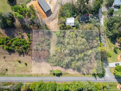 21 Green Hill Rd, Dandridge, TN 37725