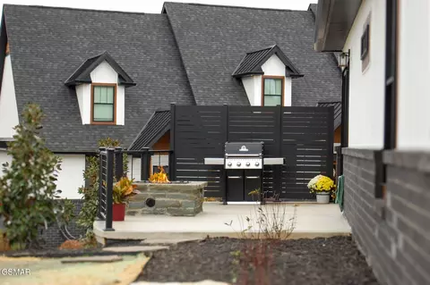 1076 Watch Hill Way, Sevierville, TN 37862