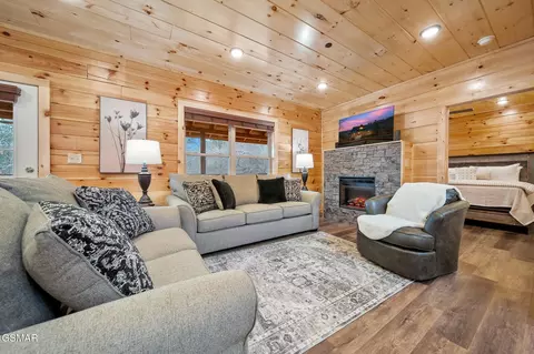 808 String Run Way, Pigeon Forge, TN 37863 photo 23