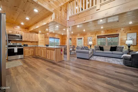 808 String Run Way, Pigeon Forge, TN 37863 photo 15