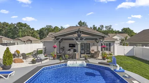 354 Caroline Ct, Talbott, TN 37877 photo 10