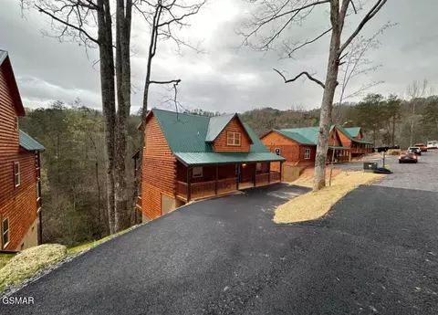 821 String Run Way, Pigeon Forge, TN 37863 photo 23