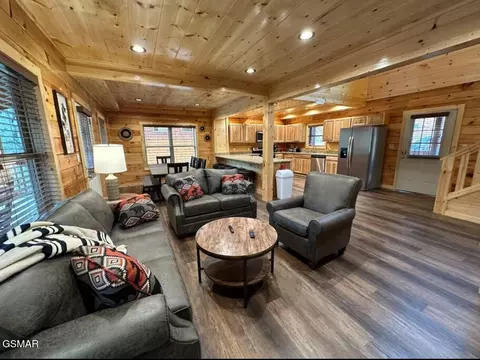 821 String Run Way, Pigeon Forge, TN 37863 photo 5