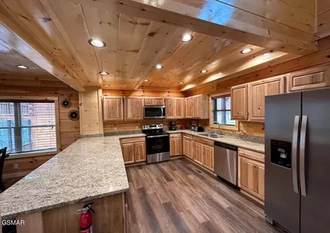 821 String Run Way, Pigeon Forge, TN 37863 photo 25