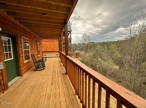 821 String Run Way, Pigeon Forge, TN 37863 photo 24