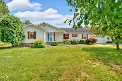 1647 Sams Dr, Dandridge, TN 37725