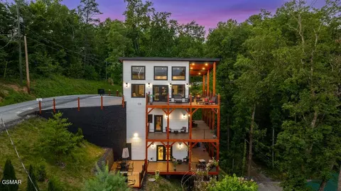 1040 Old Cartertown Rd, Gatlinburg, TN 37738