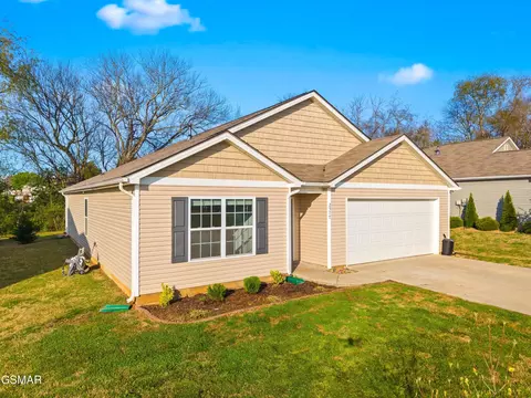 2577 Cottonwood Dr, Sevierville, TN 37876