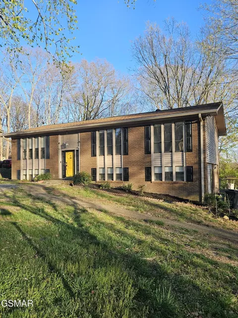 8924 Moneymaker Dr, Knoxville, TN 37923