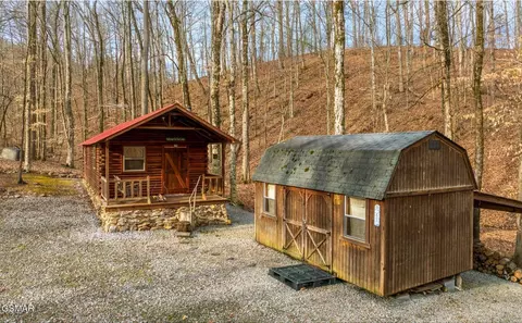 1827 Old Chilhowee Loop Rd Loop, Seymour, TN 37865