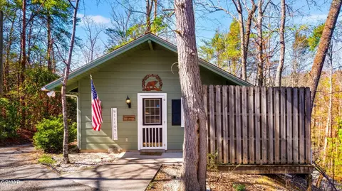 614 Morning Mist Way, Gatlinburg, TN 37738