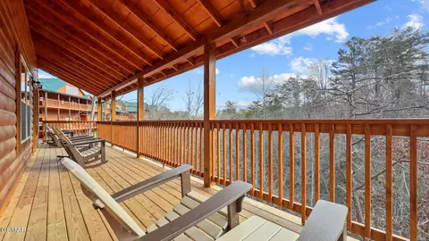 857 String Run Way, Pigeon Forge, TN 37863 photo 6