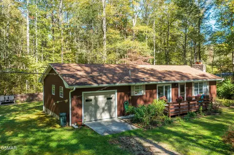 547 Rocky Flats Rd, Cosby, TN 37722