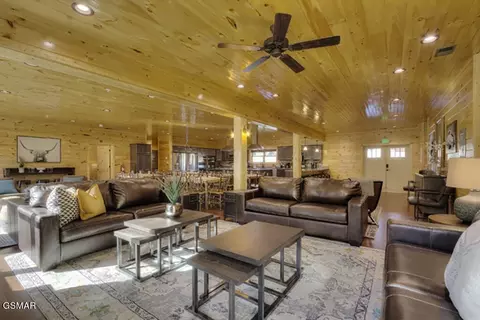 3227 Mayes Loop Rd, Pigeon Forge, TN 37863 photo 4