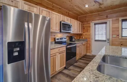852 String Run Way, Pigeon Forge, TN 37863 photo 4