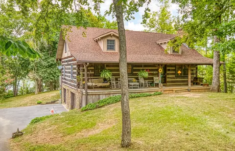 1001 Lake Ridge Dr, Dandridge, TN 37725