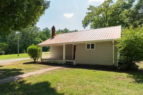 4829 Hillard Ln, Strawberry Plains, TN 37871