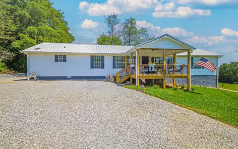 1036 Jessica Rose Ln, Dandridge, TN 37725