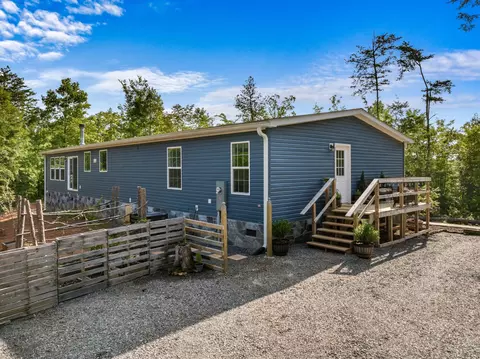 399 Mcgaha Chapel Rd, Cosby, TN 37722