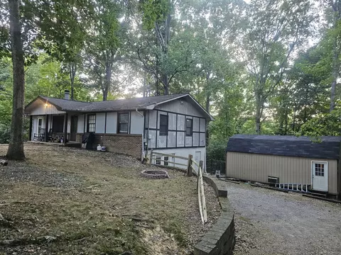 525 Fred Sales Pl, Sevierville, TN 37876