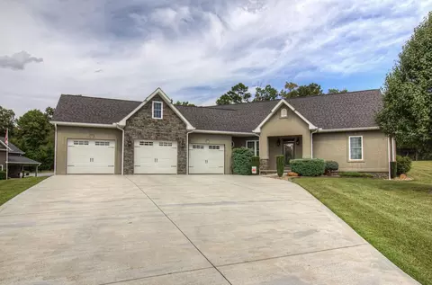 307 Tom Patterson Trl, Dandridge, TN 37725
