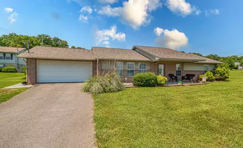 625 Ross Dr, Dandridge, TN 37725