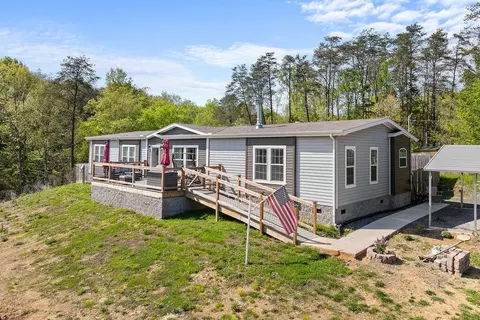 2964 Mountain Rd, Whitesburg, TN 37891