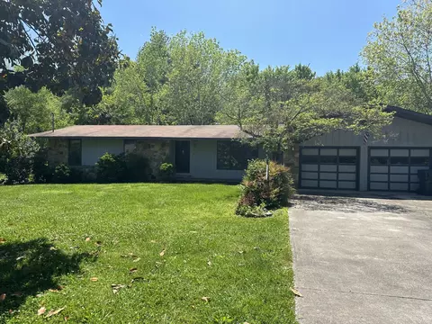 211 Lafollette Cir, Pigeon Forge, TN 37863