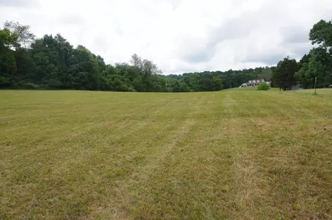 42 Parkview Dr, Dandridge, TN 37725