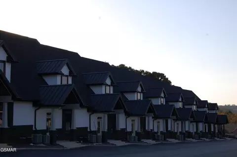 1075 Watch Hill Way, Sevierville, TN 37862
