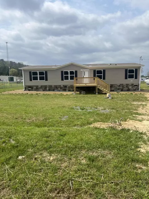 1469 Old Newport Hwy, Dandridge, TN 37725
