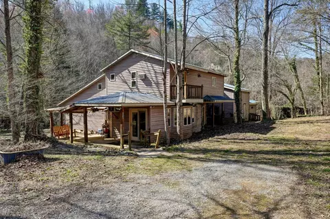 4031 Chamberlain Ln, Sevierville, TN 37862