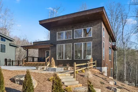 2519 Treehouse Ln, Sevierville, TN 37876
