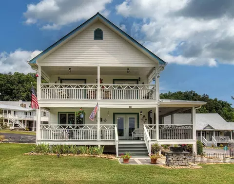 424 Country Path Way, Sevierville, TN 37862