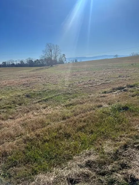 6 Valley Home Rd, Dandridge, TN 37725