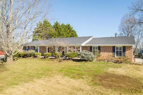 834 Hinkle Estates Dr, Seymour, TN 37865