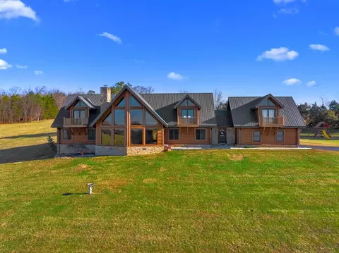 1185 Carolina, Dandridge, TN 37725