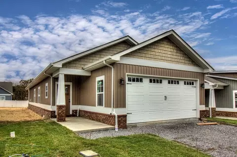 618 Johnson Estate Ln, Sevierville, TN 37862