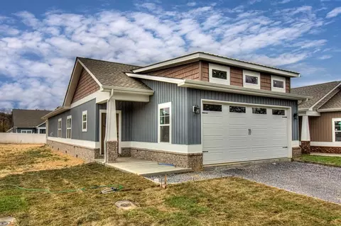 622 Johnson Estate Ln, Sevierville, TN 37862